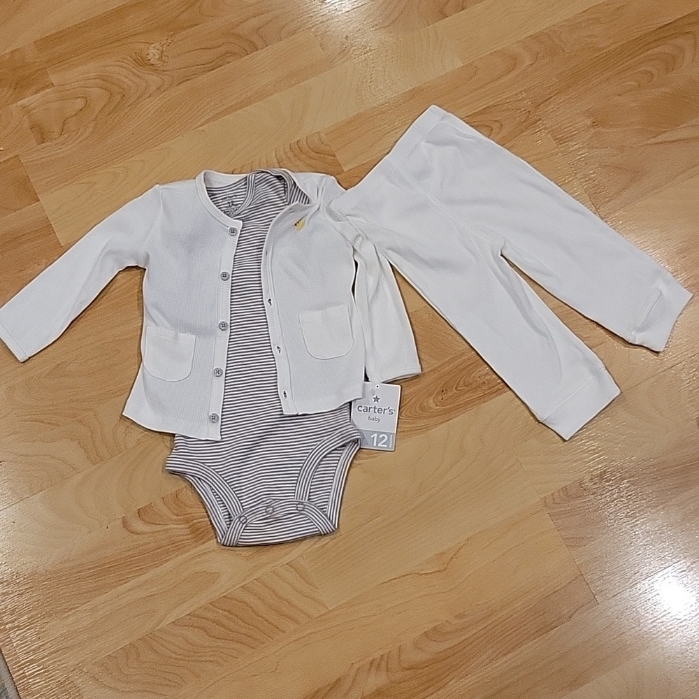 Carter's Three piece baby rubber ducky layette set size 12 months new